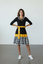 Učitaj fotografiju u galeriju , Haljina sa gumom u struku i kaišem
